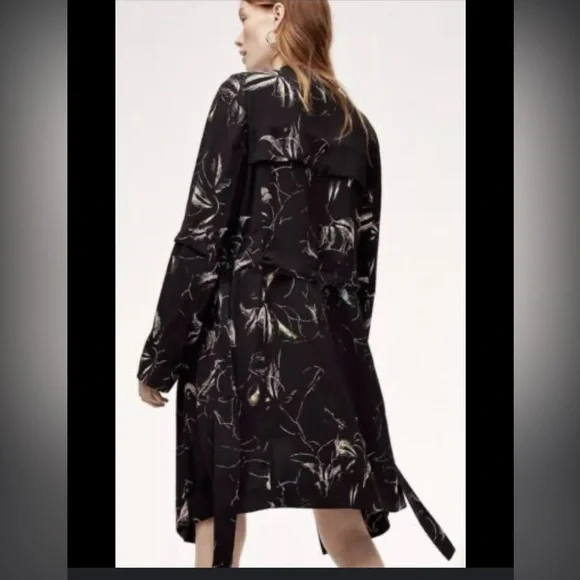 Aritzia Babaton Black Floral Quincey Jacket Size XXS - Picture 2 of 10